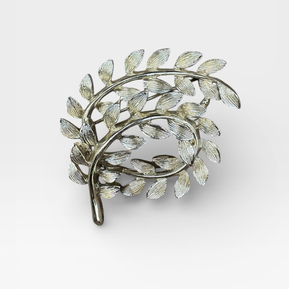 LISNER Signed Vintage Silver-Tone Leaf Brooch - Picture 5 of 9